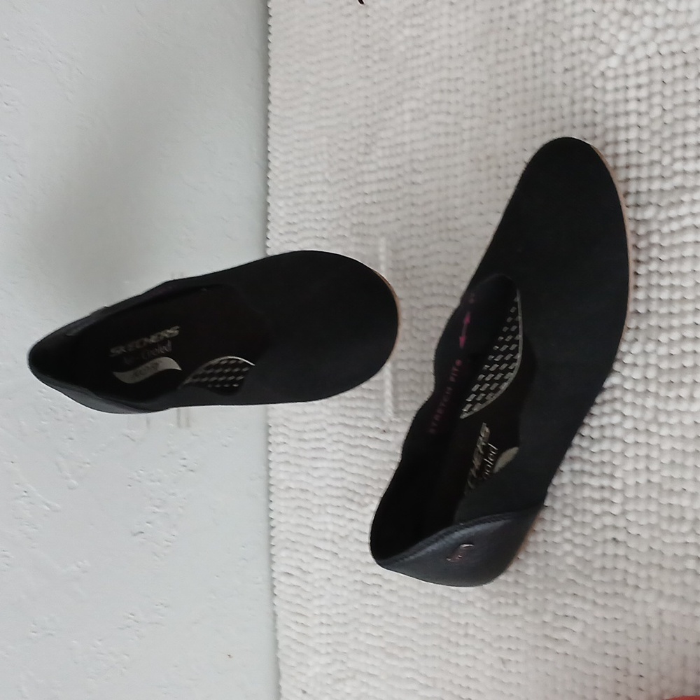 Skechers flats